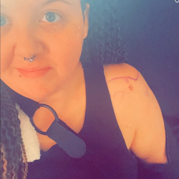 Meet your Posher, Jessica - Picture 2 of 4